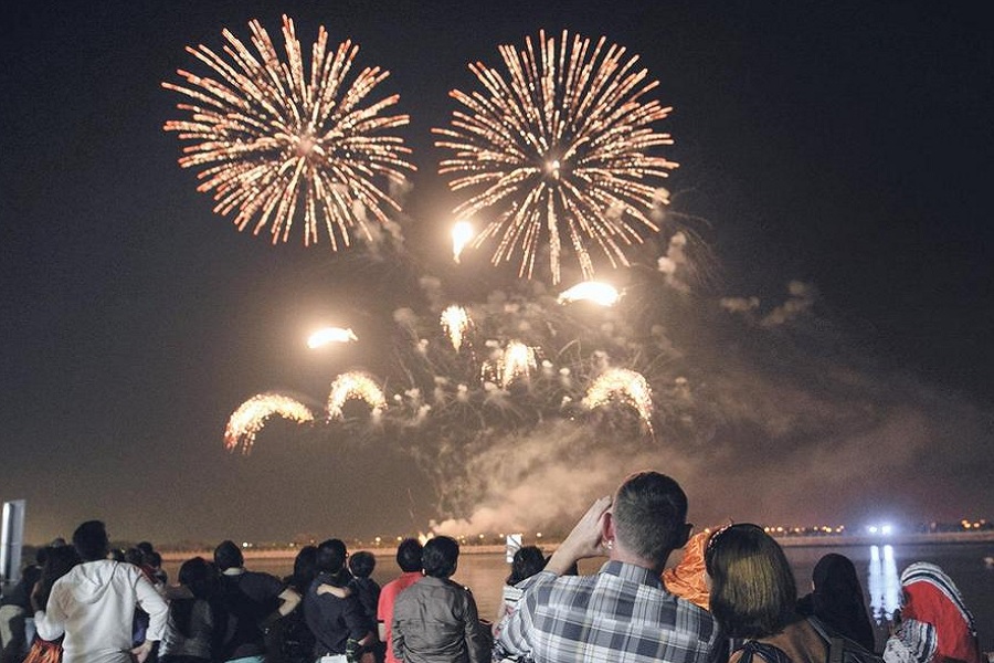 Eid 2019 Fireworks Display At The Corniche Visitabudhabi Ae